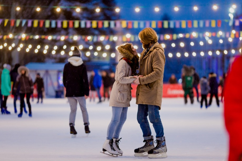 Где в Москве можно покататься на коньках