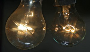 ФСТ планирует принять предельные тарифы на электроэнергию для населения на 2011 год в четверг
