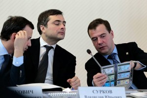 Завышать тарифы при использовании универсальных карт нельзя - Дмитрий Медведев