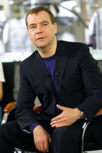 Медведев пообещал, что перехода на платное школьное образование не будет