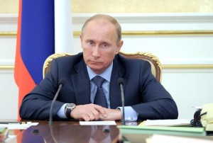 Путин поручил ФСТ установить предельные тарифы водоснабжения на 2012 год