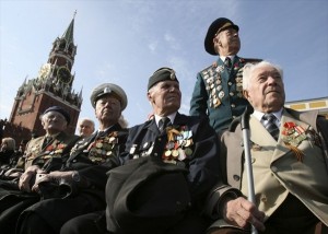 Ветераны и инвалиды ВОВ в Москве получат единовременную выплату в размере трех тысяч