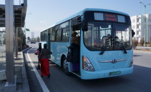 В Ашхабаде повысилась стоимость проезда общественным транспортом 