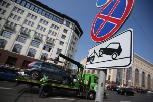 В Красноярске установят фиксированный тариф на автоэвакуацию