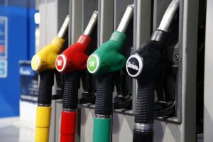 Минфин не исключает повышения цен на бензин в 2017 году