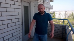 Житель Волгограда устроил танцы в ответ на повышение властями тарифов ЖКХ