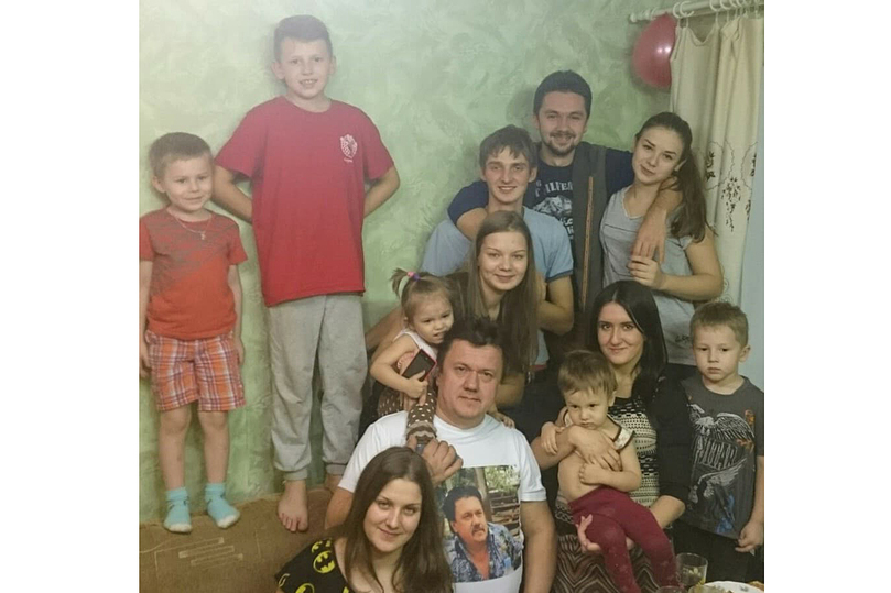 Всероссийский срам: огромной многодетной семье дали 12 метров в коммуналке