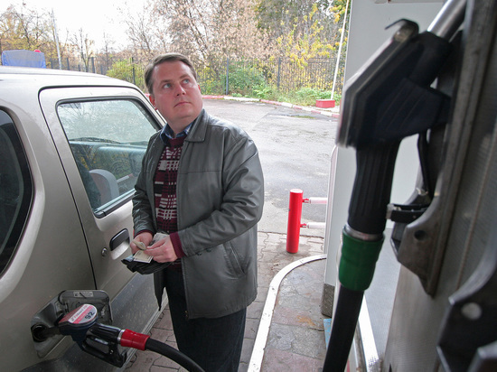 Реальная стоимость бензина из-за массового недолива АЗС составляет 55 рублей