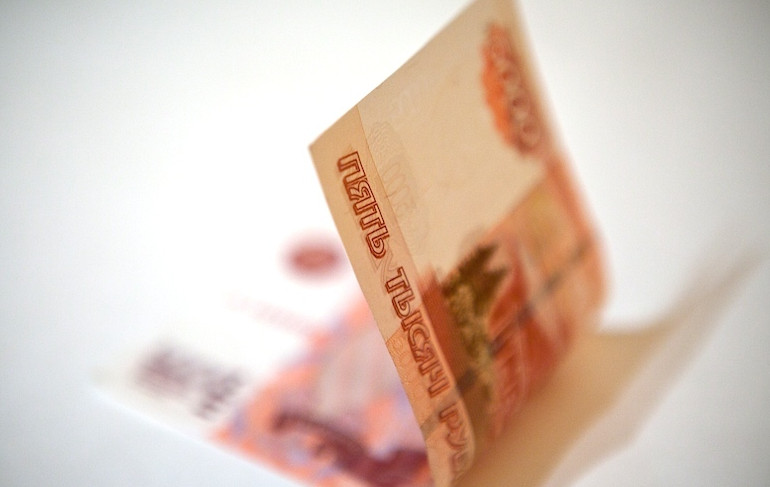 Ряд банкоматов в РФ перестал принимать купюры номиналом в 5000 рублей