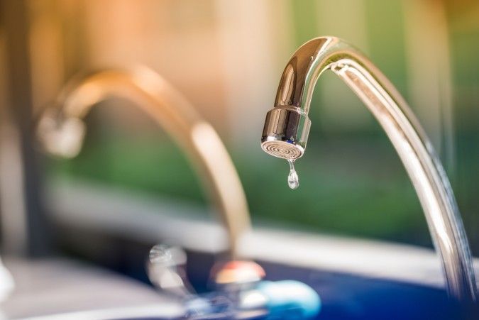 Сокращение сроков отключения горячей воды рискует обернуться ростом тарифов ЖКХ