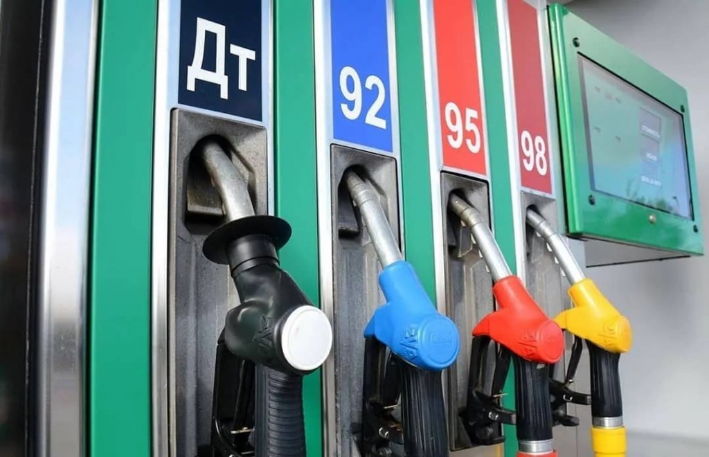 В Казахстане ограничили цены на топливо и коммунальные тарифы