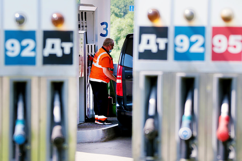 Цены на бензин в России снизились за неделю