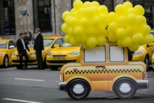 Жителей возмутили нереальные цены на такси в 300-летие Омска